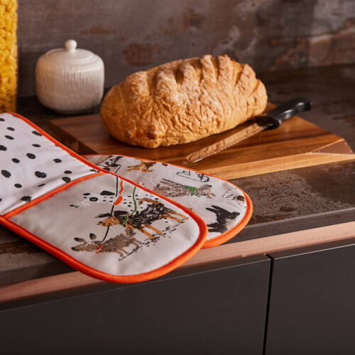 Ulster Weavers Dog Days Double Oven Glove - Image 3