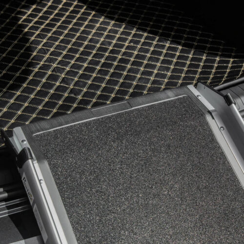 Portable Aluminium Folding Dog Ramp for Cars - Image 6