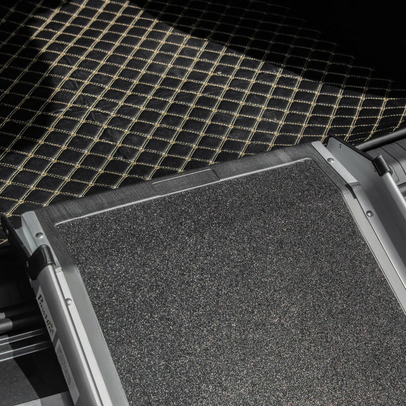 Portable Aluminium Folding Dog Ramp for Cars - Image 6